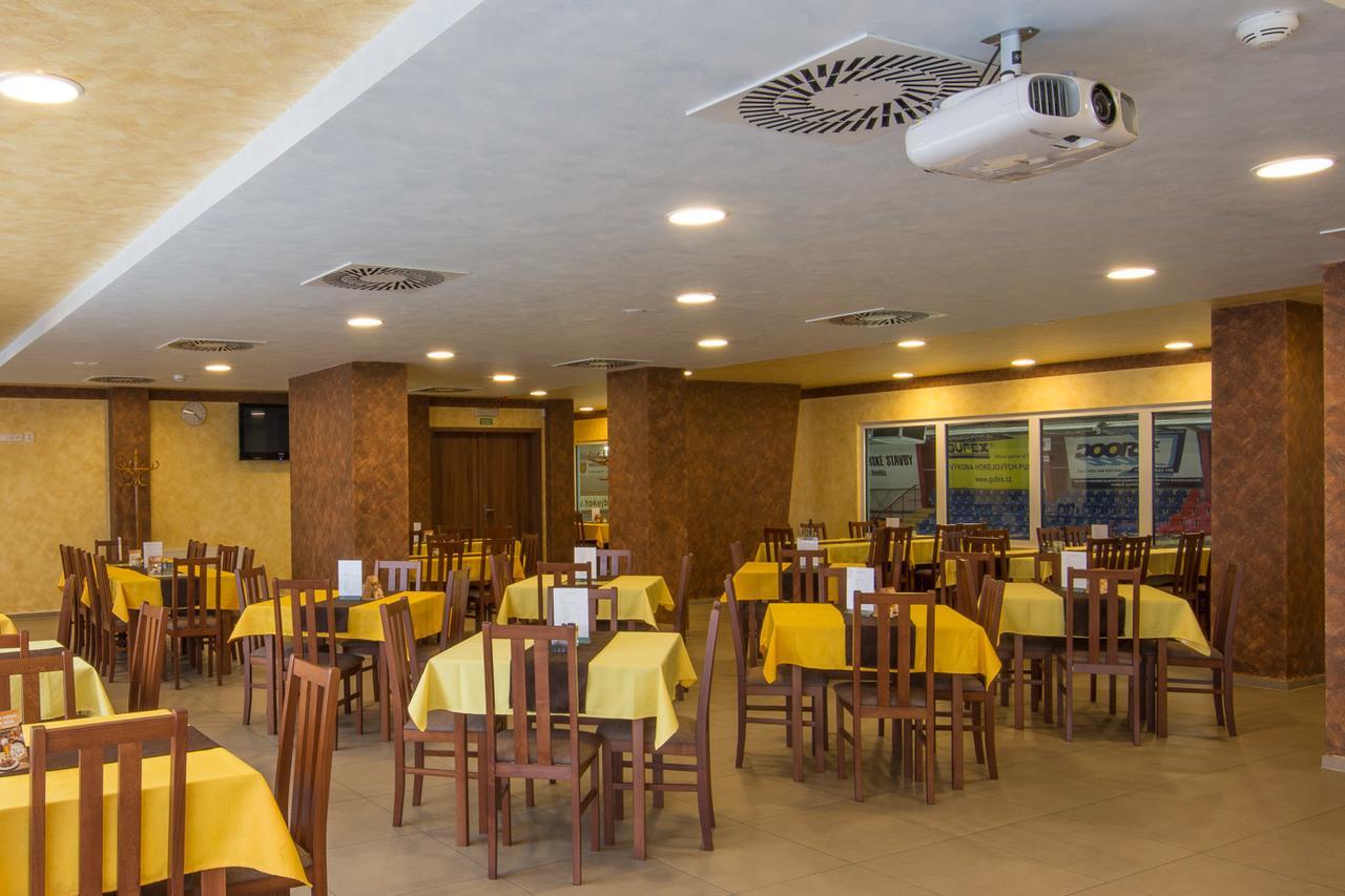 Hotel Arena Brumov Eksteriør bilde